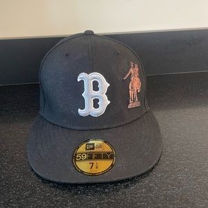7 1/8 : RARE : Red Sox "Team Describe" Fitted New Era Hat